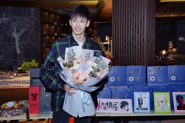 九千米的爱情林恕扮演者 王以纶个人资料身高年龄