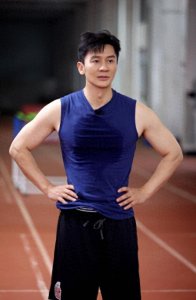 ​“大黑牛” 李晨：在综艺舞台凭力量与担当，圈粉无数的别样魅力