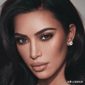 ​没见过这样的金·卡戴珊