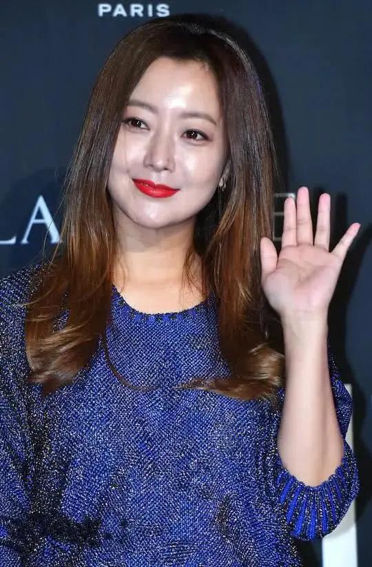 韩国整容最自然最成功的自然人（整容后遗症有多可怕）(12)