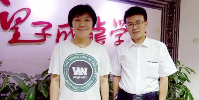 四川高考理科状元，黎雨佳脚踏实地去做每一件事，我在清华等你！