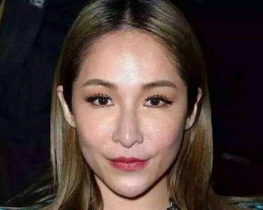 ​萧亚轩比黄皓大多少岁分手了吗？萧亚轩自曝提出分手十次是真的吗