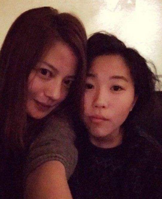 窦靖童周迅被曝是真爱？疑似过夜发文表白，相差23岁的友谊是甜！