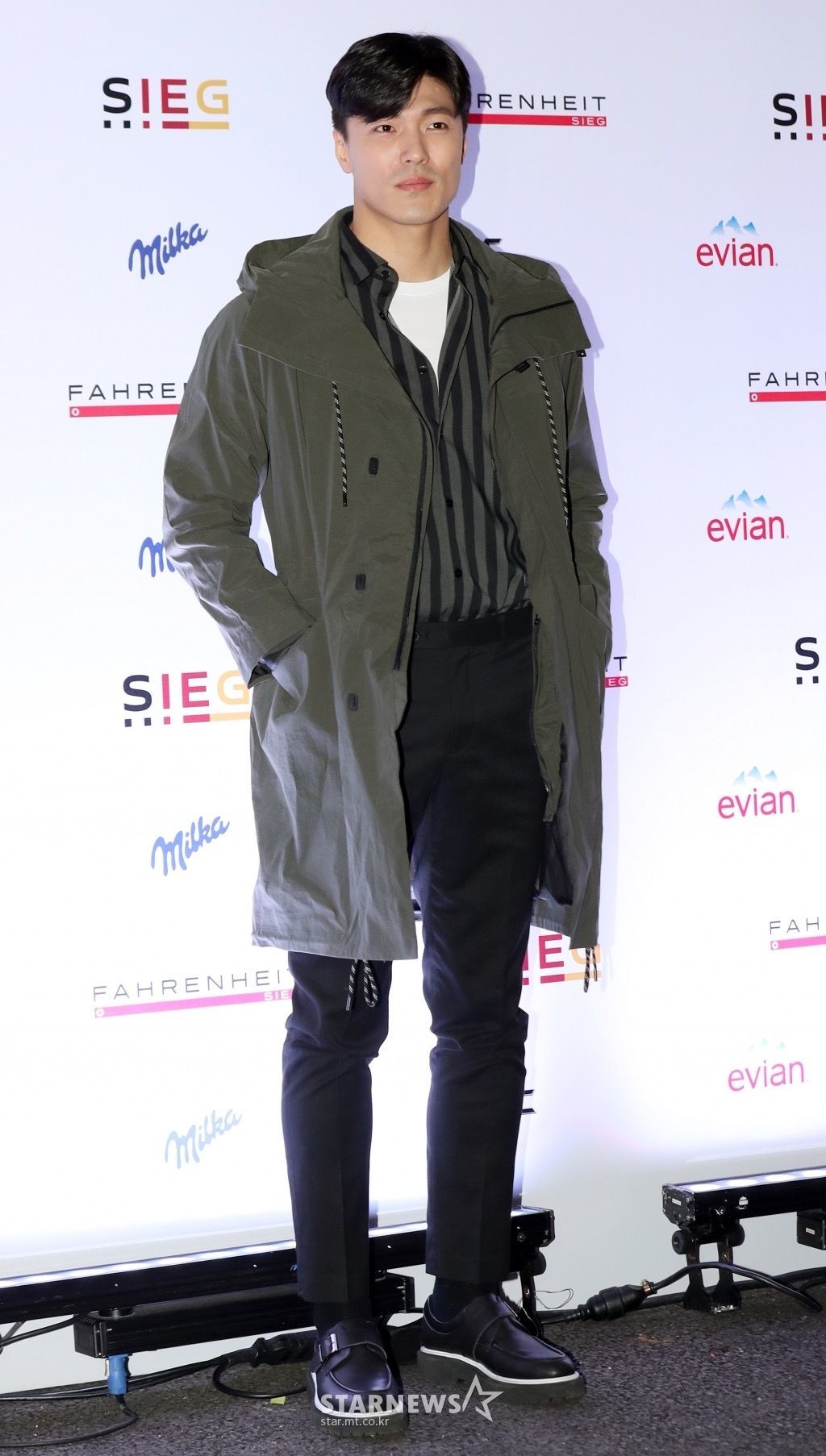 李载允个人资料写真作品