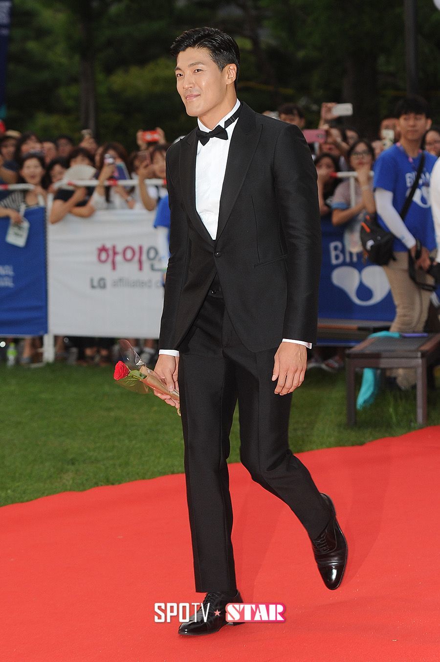 李载允个人资料写真作品