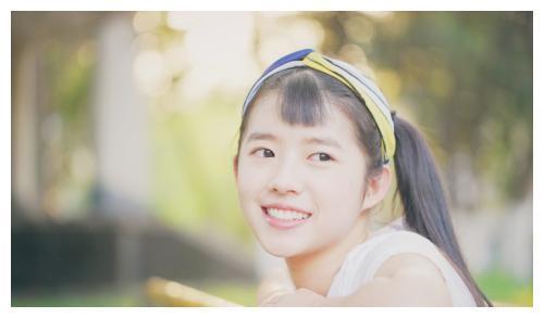 何蓝逗出席节目不礼貌言行遭到网友吐槽，发文道歉此事你如何看待