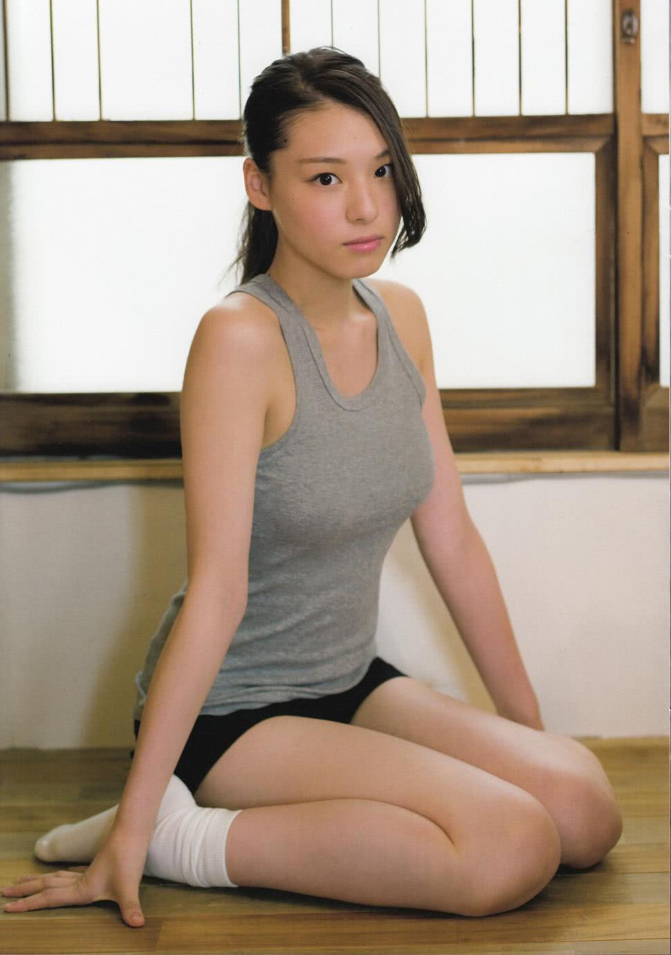 相乐伊织个人资料写真作品