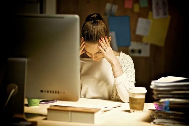 21岁女孩连续熬夜进icu（20岁大学生连续熬夜后住进ICU）(3)