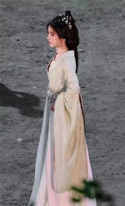 ​鞠婧祎新剧路透清冷气质宛如仙子珍藏正月美好瞬间罗云熙照片分享