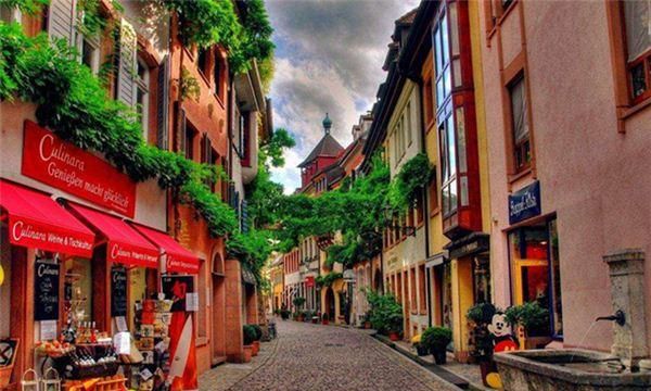 异国他乡的意思,赤足行在他乡路满目皆是异乡人什么意思图2