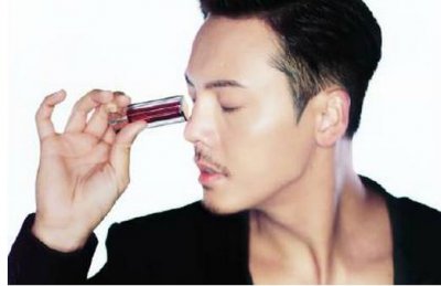 ​美宝莲小灯管唇膏色号大全 美宝莲小灯管口红最新试色测评