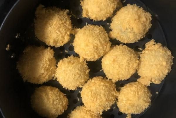 炸速冻汤圆不爆的做法,炸速冻汤圆不爆的做法窍门图3