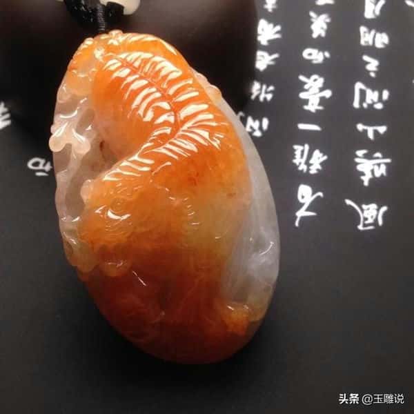 属虎女的戴什么玉吊坠比较好（属虎女戴什么玉吊坠最好）