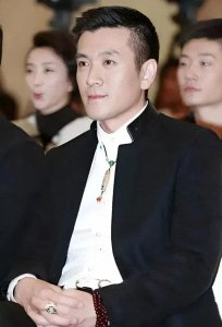 ​杨子家族：商业帝国的辉煌与家族风云