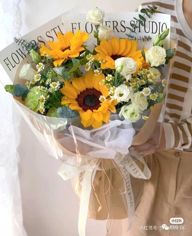 教师节的向日葵花束（教师节花束分享来了）(1)