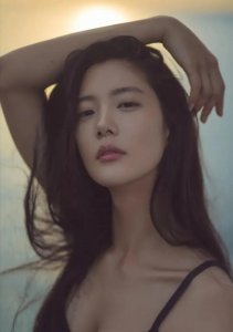 ​“韩国第一美女”克拉拉“一袭红裙”惊艳四座