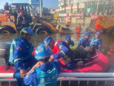 ​蓝天救援不收任何费用，也没任何工资，我很好奇为什么有人加入？