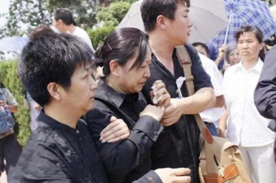 ​在丈夫罗京葬礼上哭晕，7年后改嫁富商的刘继红，如今怎么样了？