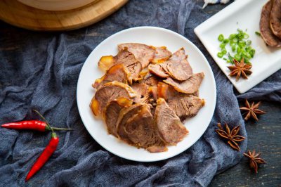 ​酱牛肉的制作方法最正宗的做法（懒人版酱牛肉的做法）