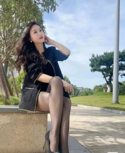 ​刚毕业的我与40岁漂亮阿姨同居的日子