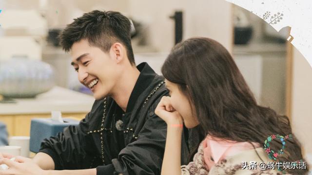 宋丹丹要张翰做自我介绍（尴尬的自我介绍）(6)