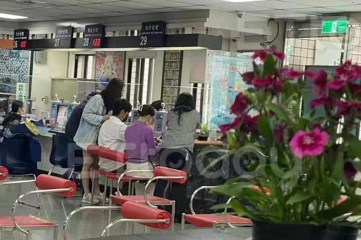 陈乔恩老公是谁(演员陈乔恩和富二代艾伦领证)