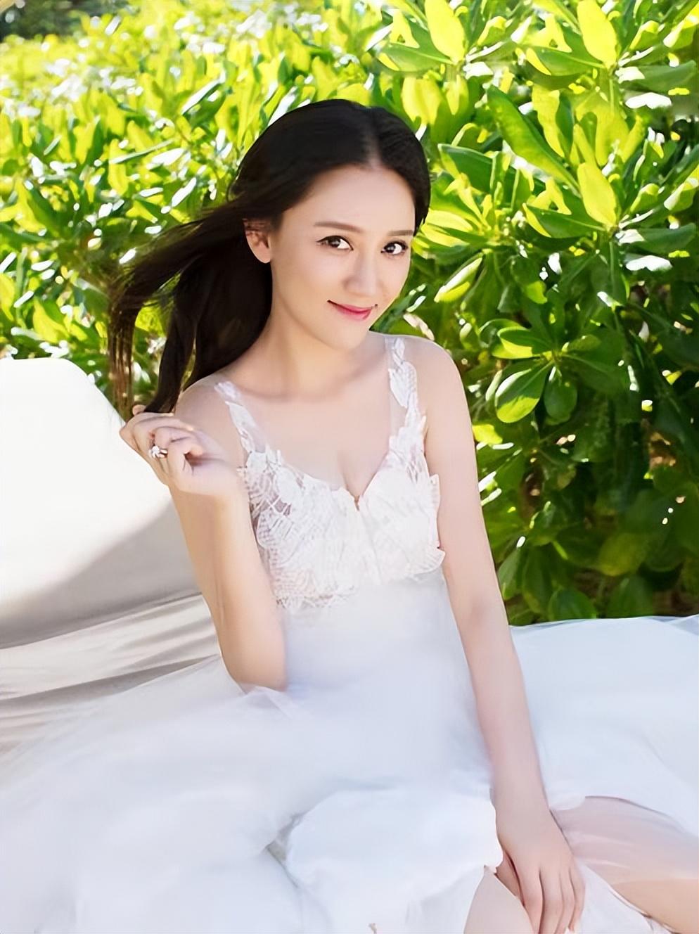 陈乔恩老公是谁(演员陈乔恩和富二代艾伦领证)