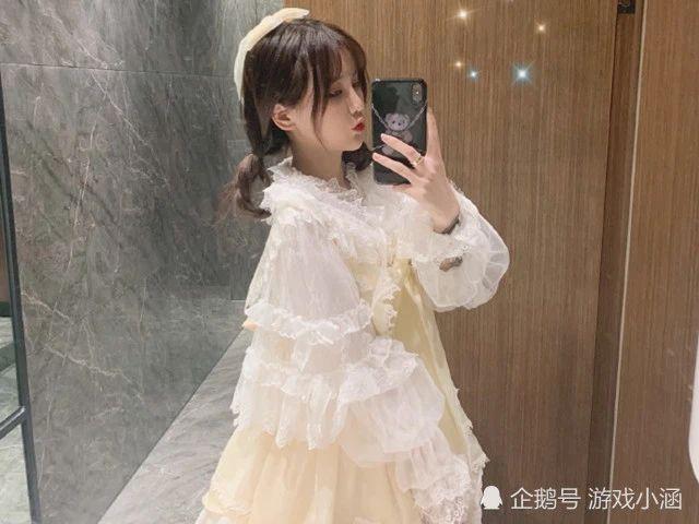 杨清柠最萝莉的一张照片,娇小的身材惹人爱,男粉:最高一米五