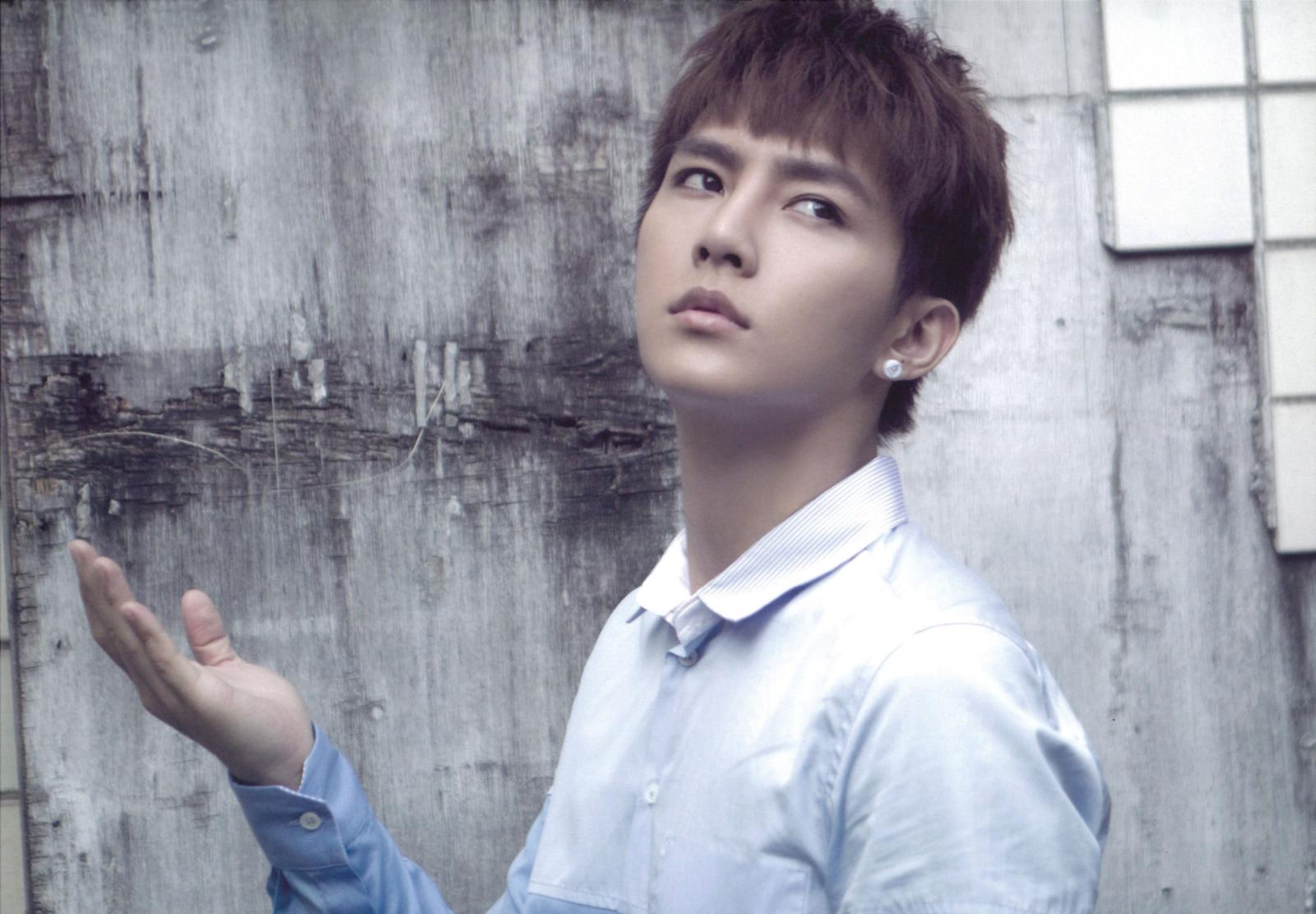 炎亚纶个人资料