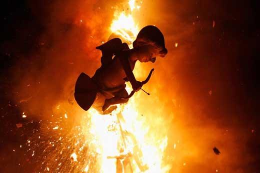 南瓜节是哪个民族的传统节日（全球十大奇葩节日）(14)