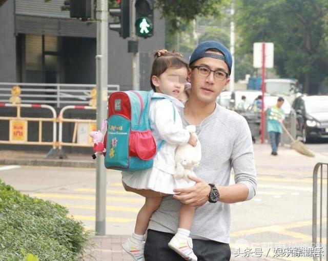 刘丹再次被问杨幂是否回家（刘丹称儿子与儿媳杨幂见面不多）(4)