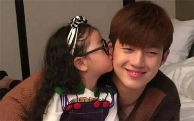 ​爸爸去哪儿第五季董力阿拉蕾回归（爸爸去哪儿4阿拉蕾圈粉原因是她花痴）