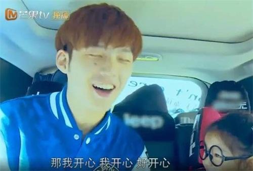 爸爸去哪儿第五季董力阿拉蕾回归（爸爸去哪儿4阿拉蕾圈粉原因是她花痴）(4)