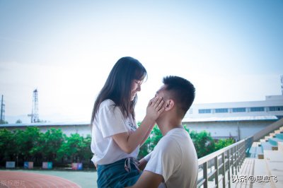 ​男人听女人的话说明了什么？不都是因为喜欢，也有无奈