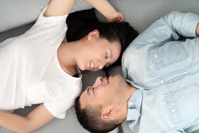 老婆去参加同学会怎么办，学我准没错