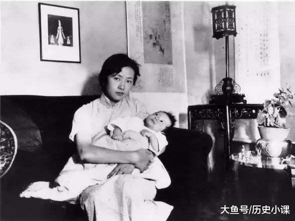 林徽因美到什么地步?她的男学生总结4个字