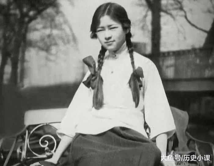 林徽因美到什么地步?她的男学生总结4个字