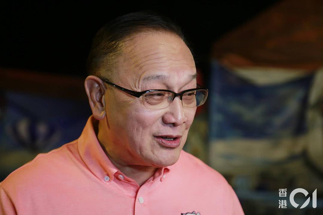 曹查理个人资料写真作品