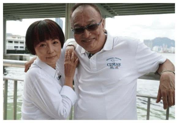 曹查理个人资料写真作品