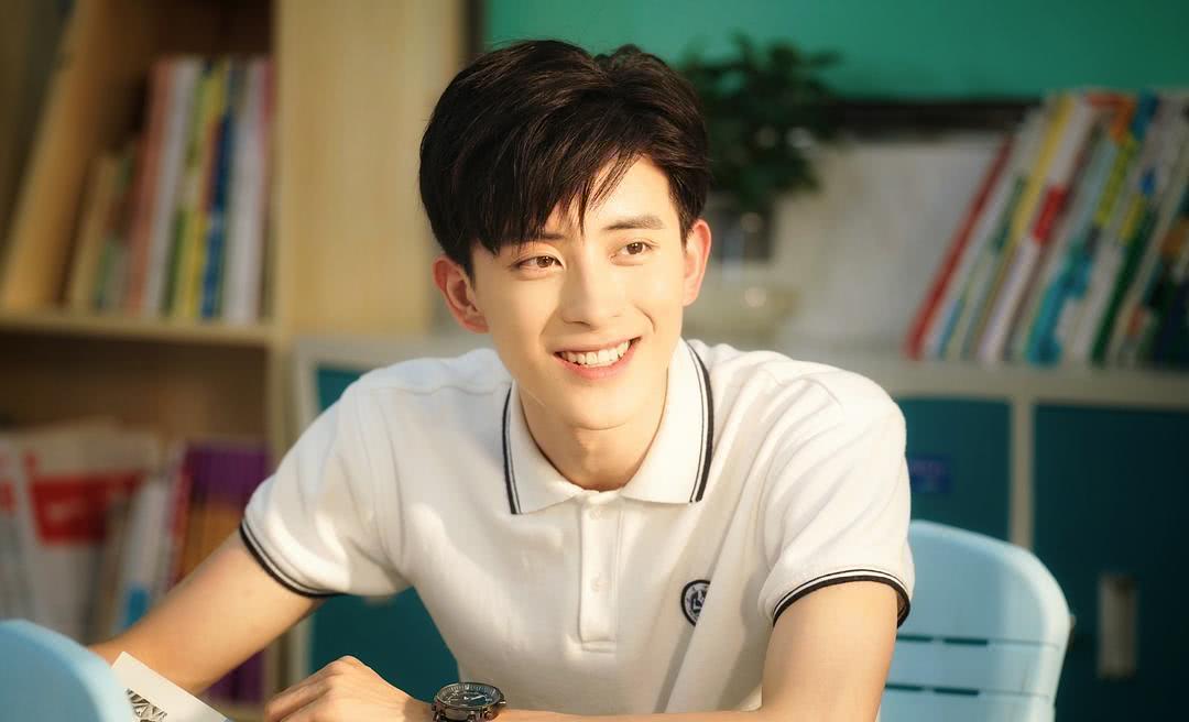 敖瑞鹏个人资料写真作品