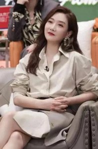 ​中国内地女歌手玲花