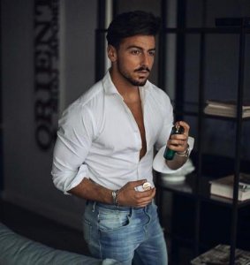 ​男生怎样给自己剪头发最简单的方法(西瓜头发型女)