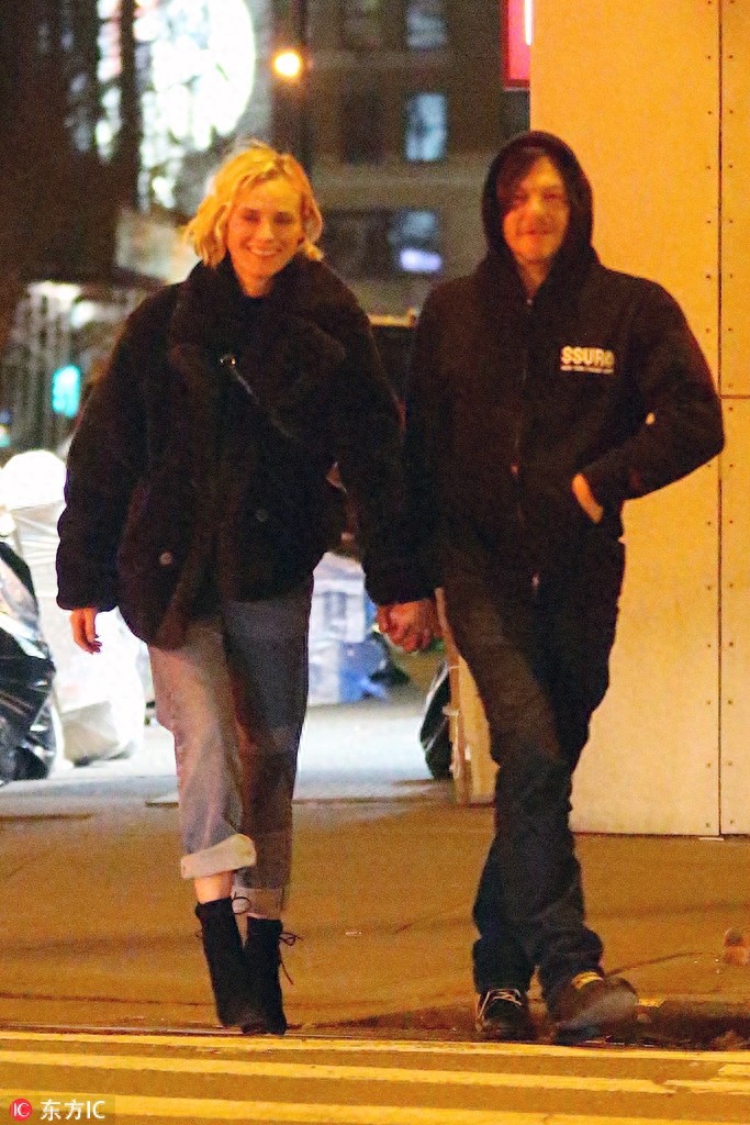 《行尸走肉》“弩哥”不打丧尸改擒女神 街头狂吻女友恋情曝光