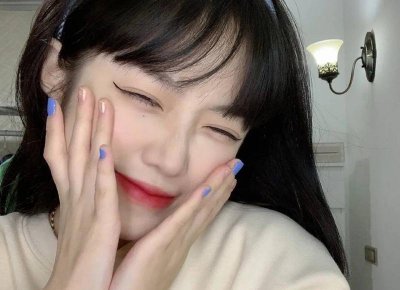 ​林允儿宋茜，28岁林允儿和31岁宋茜同穿西装