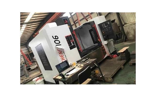 理解水瓶座女性的爱情观：深情、自由与安全感的追求