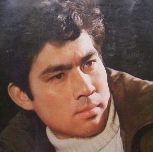 ​67岁朱时茂：26岁娶初恋，携手41年，和妻子儿子分居8年