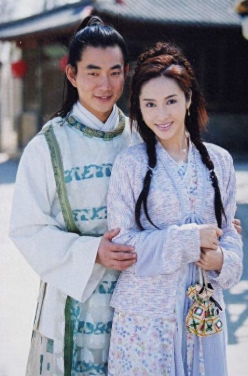 任贤齐也演过楚留香，黎姿林心如众美女环绕，郑伊健的李寻欢帅爆