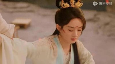 ​赵丽颖究竟算不算美女？看看她跟刘诗诗的素衣造型就知道答案了