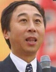 ​60岁的冯巩全家旧照曝光，儿子帅气妻子美貌如花