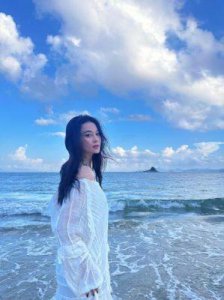 ​何捷转业广州大学，张馨予秀恩爱，夫妻幸福引热议